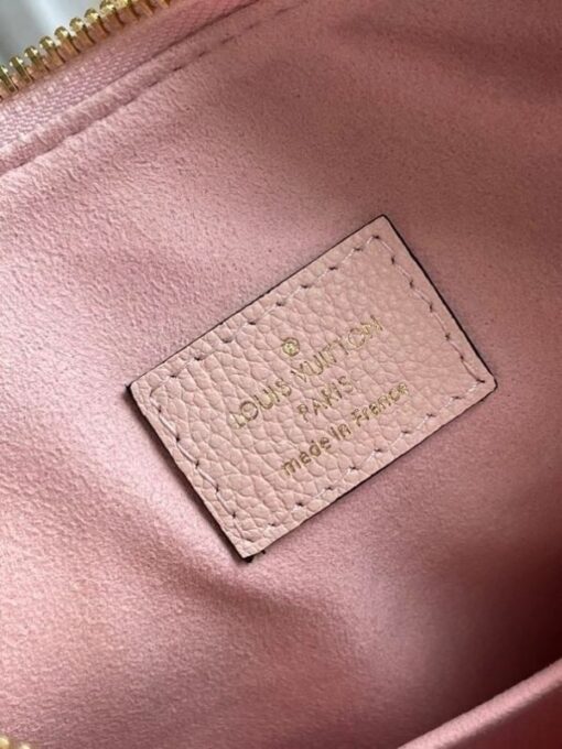 Replica Louis Vuitton Marshmallow Hobo Bag By The Pool M45697 8