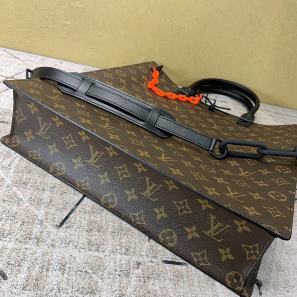 Lot - Vintage Louis Vuitton monogram canvas Sac Plat tote with rolled  leather handles