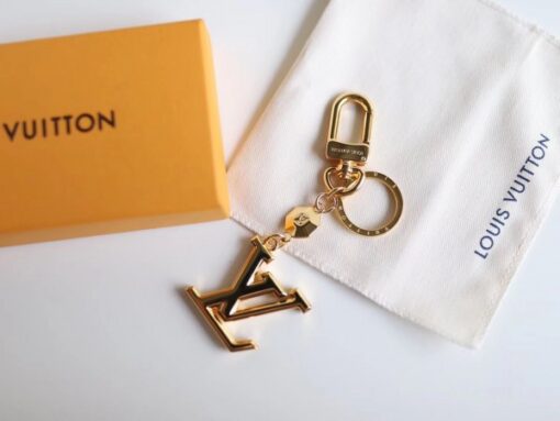 Replica Louis Vuitton LV Facettes Bag Charm & Key Holder M65216 3