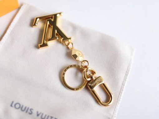 Replica Louis Vuitton LV Facettes Bag Charm & Key Holder M65216 4