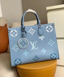 Replica Louis Vuitton OnTheGo MM Bag By The Pool M45718 2