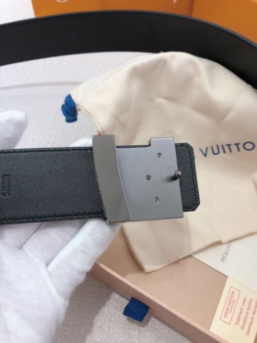 Replica Louis Vuitton LV Initiales 40MM Reversible Belt Suede M6875P 5