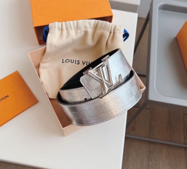 Shop Louis Vuitton Plain Leather Logo Belts (Reverso 40MM