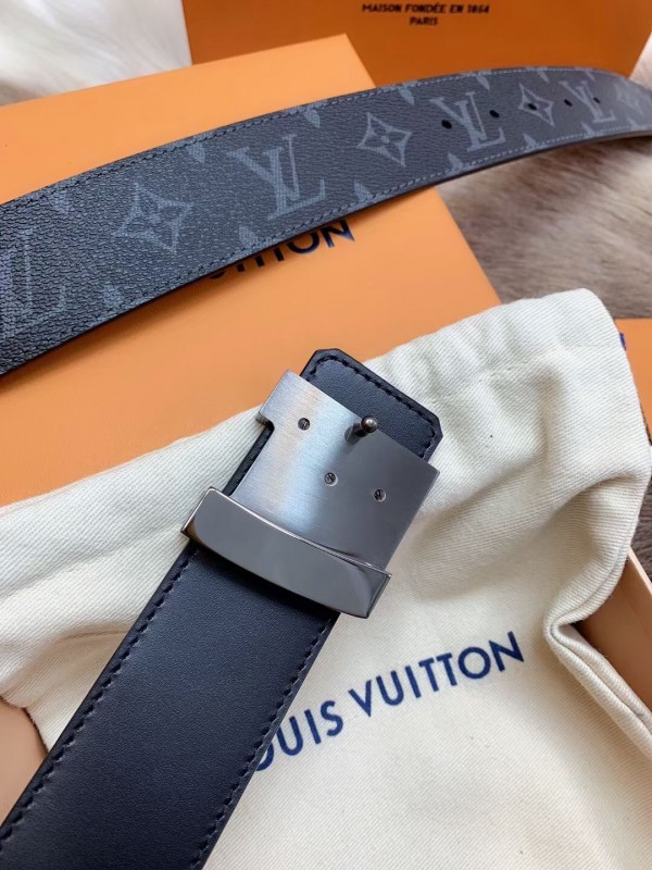 Louis Vuitton Belt LV Shape 40MM Reversible Black/Blue for Men