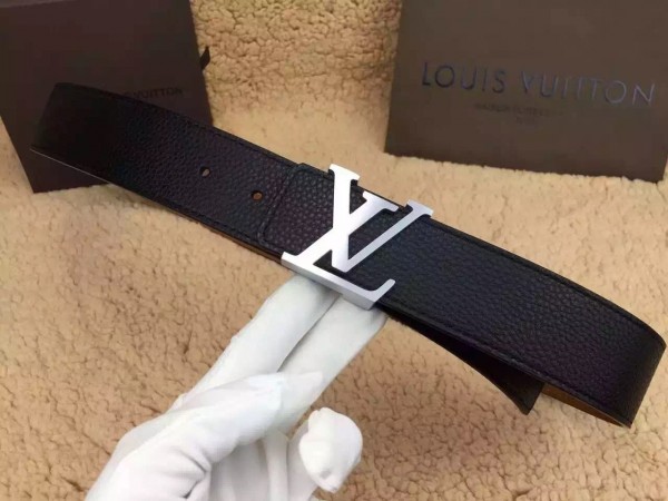 Louis Vuitton LV Initiales 40mm Reversible Belt White autres Toiles Monogram. Size 100 cm