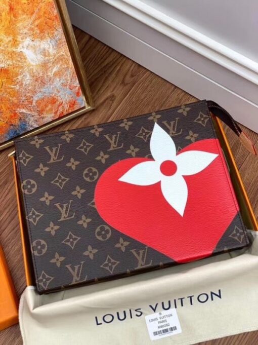 Replica Louis Vuitton Game On Toiletry Pouch 26 M80282 4