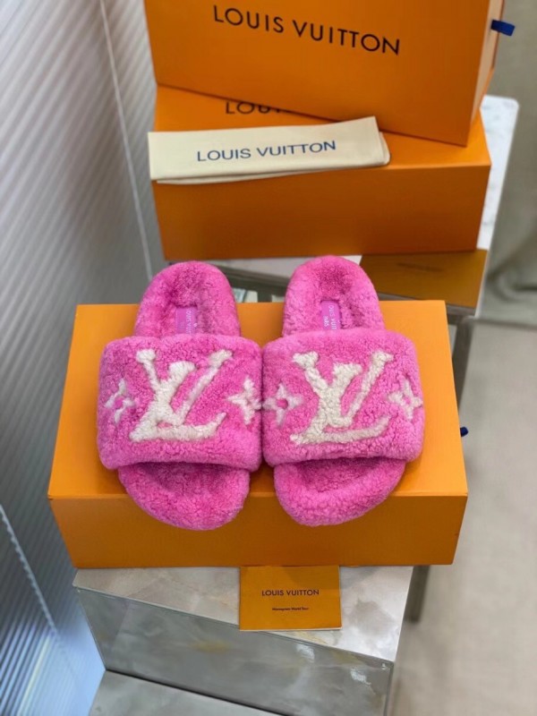 Louis Vuitton Size 39 Monogram Pink Shearling Paseo Sandals