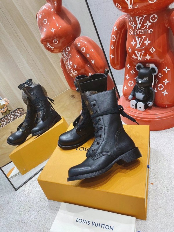 Replica Louis Vuitton Metropolis Flat Ranger Boots In Black Leather for  Sale