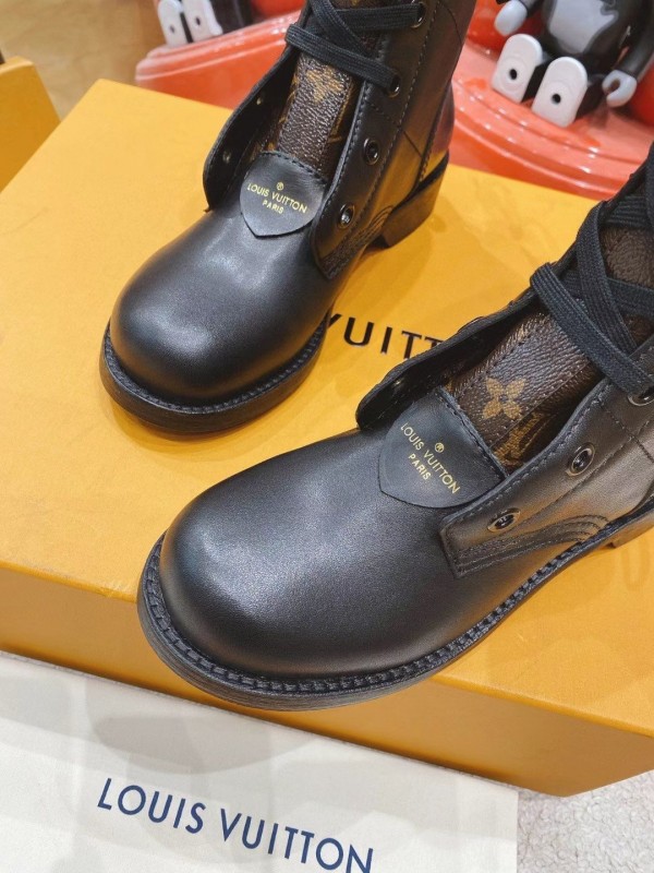 Replica Louis Vuitton Territory Flat Ranger Boots In Black Leather