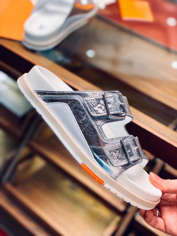 Replica Louis Vuitton LV Trainer Sneakers In Silver Metallic