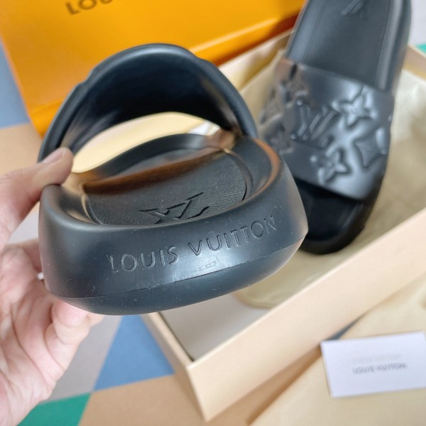 Pre-owned Louis Vuitton Waterfront Sandals In Silver