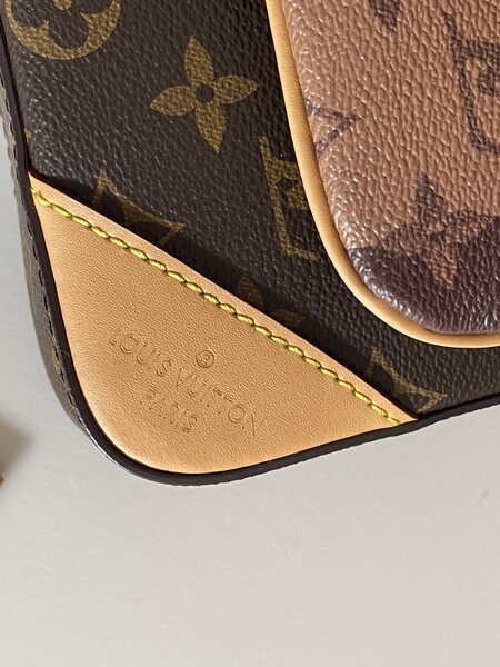 Shop Louis Vuitton Messenger & Shoulder Bags (M46266) by Milanoo