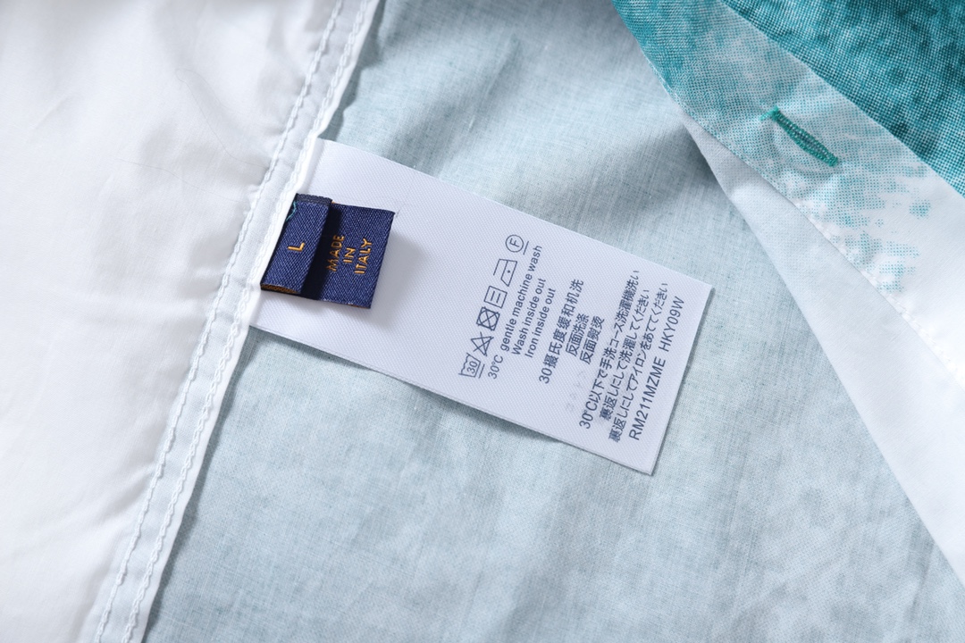 Replica Louis Vuitton LV LONG-SLEEVED GRAPHIC SHIRT 1AATGV 8 Replica Louis Vuitton LV LONG-SLEEVED GRAPHIC SHIRT 1AATGV 8