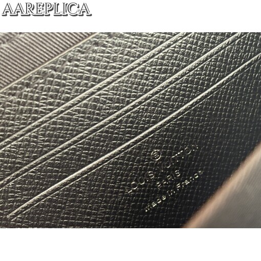 Replica Louis Vuitton ALPHA WEARABLE LV WALLET M81260 10