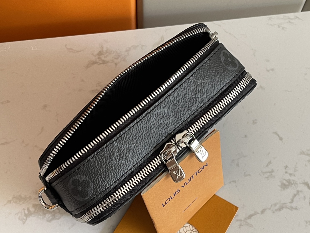 Shop Louis Vuitton Alpha wearable wallet (M59161, M81260) by CITYMONOSHOP