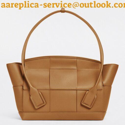 Replica Bottega Veneta Arco Medium Bag In Caramel Grained Leather 5