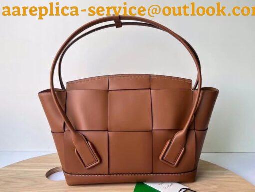 Replica Bottega Veneta Arco Medium Bag In Caramel Intrecciato Calfskin 6