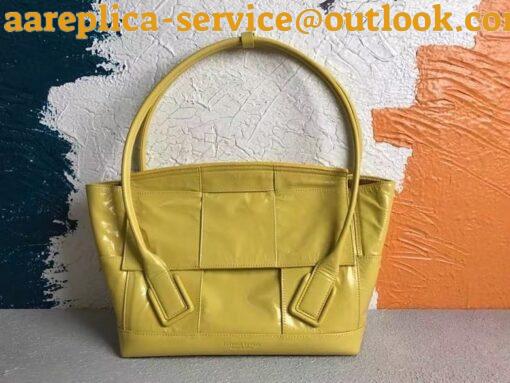 Replica Bottega Veneta Arco Medium Bag In Yellow Intrecciato Leather 8