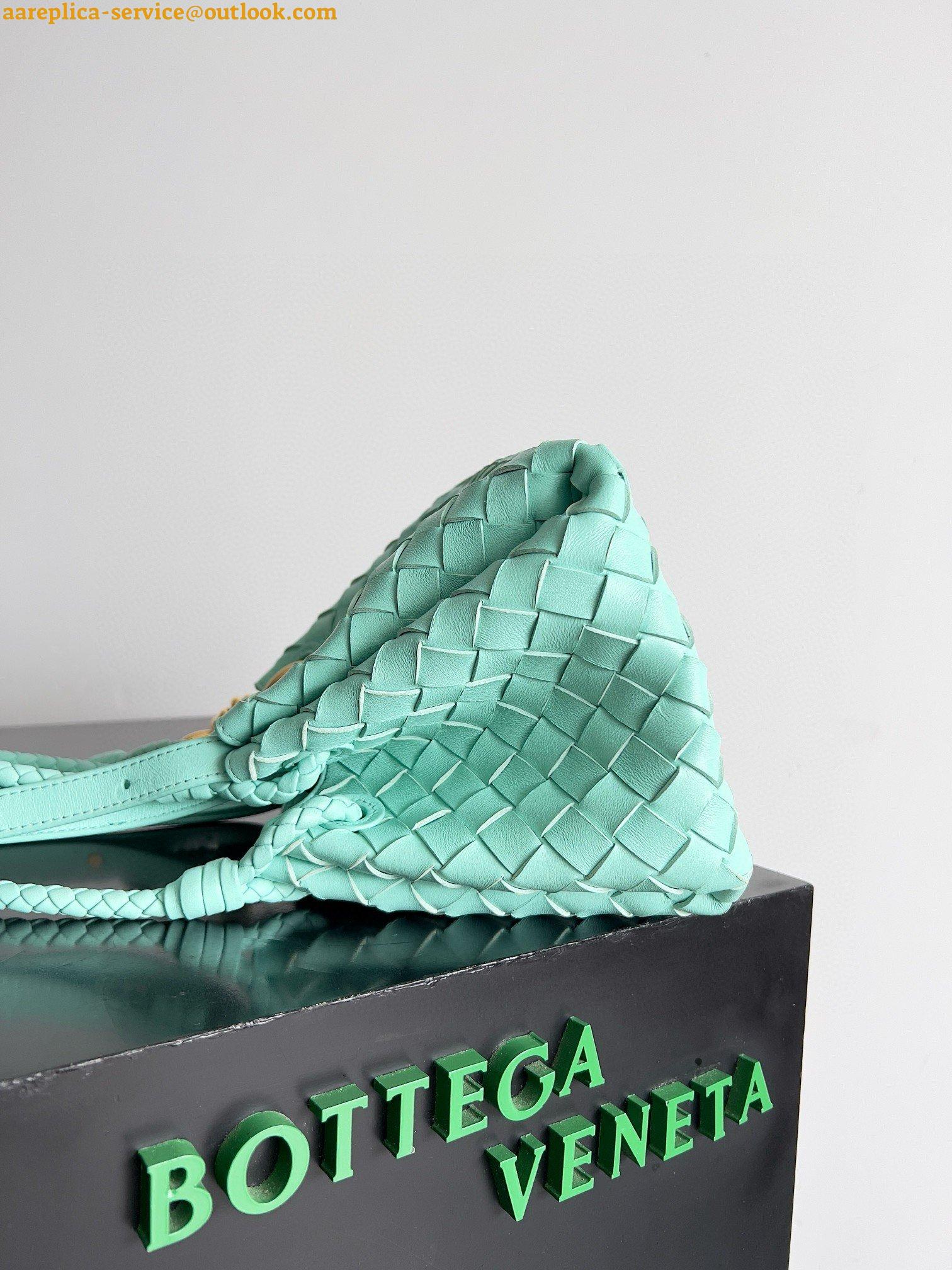 Replica Bottega Veneta Parachute Small Bag in Green Oasis Intrecciato Lambskin 14 Replica Bottega Veneta Parachute Small Bag in Green Oasis Intrecciato Lambskin 14