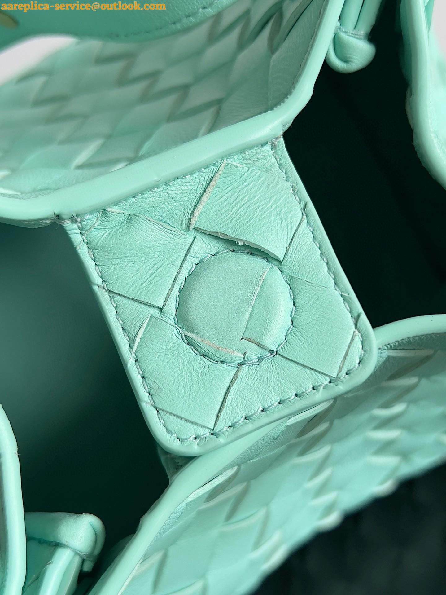 Replica Bottega Veneta Parachute Small Bag in Green Oasis Intrecciato Lambskin 21 Replica Bottega Veneta Parachute Small Bag in Green Oasis Intrecciato Lambskin 21