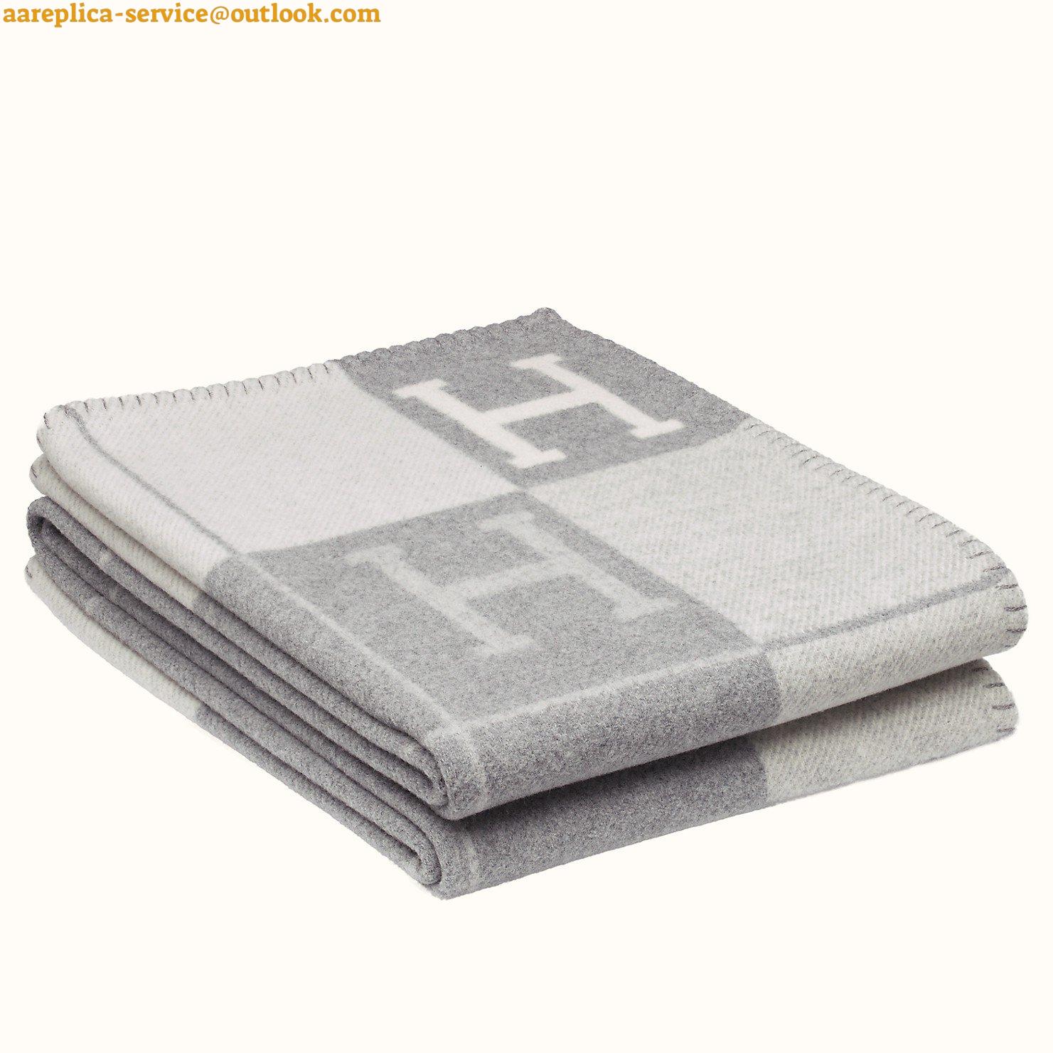 Replica Hermes Avalon III Throw Blanket in Grey Wool and Cashmere 5 Replica Hermes Avalon III Throw Blanket in Grey Wool and Cashmere 5